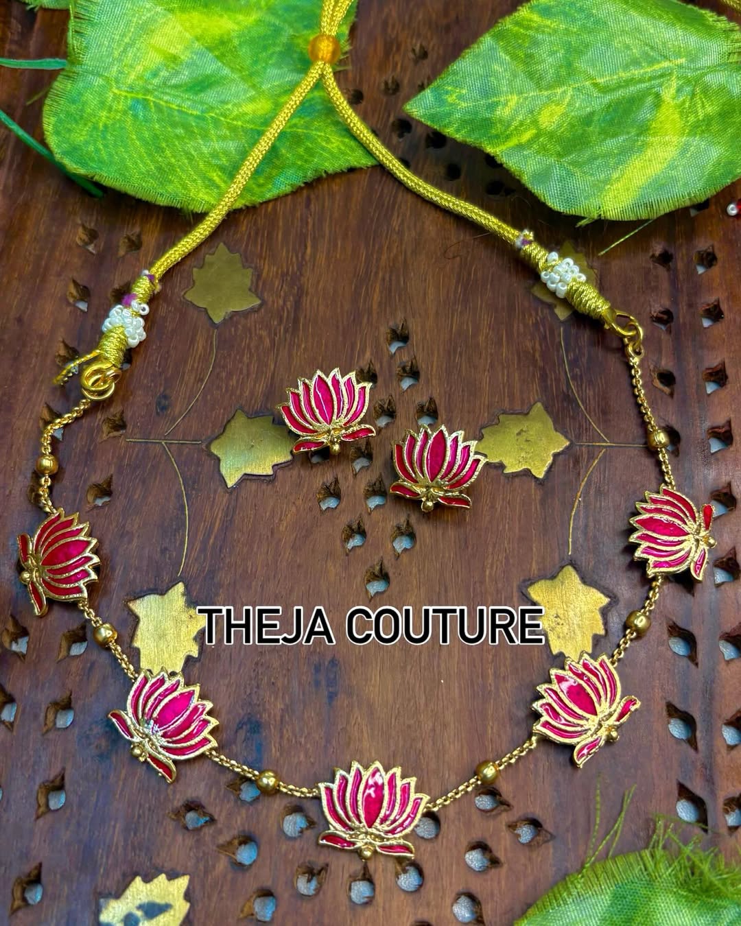 Lotus pink short chain with stud