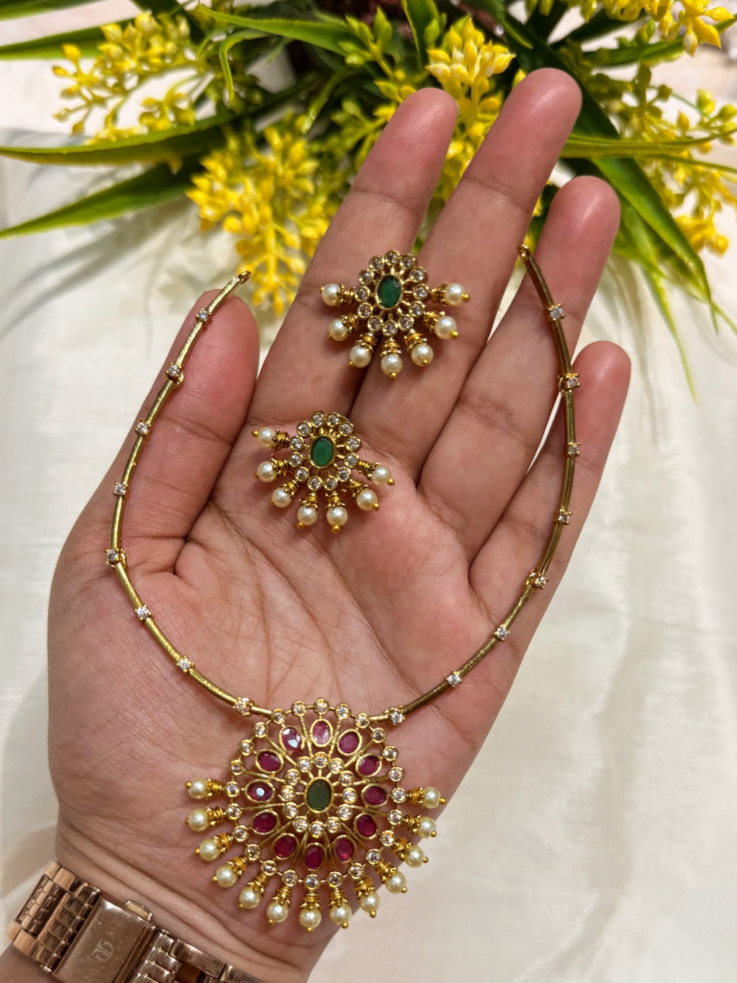 Short antique necklace with earrings.