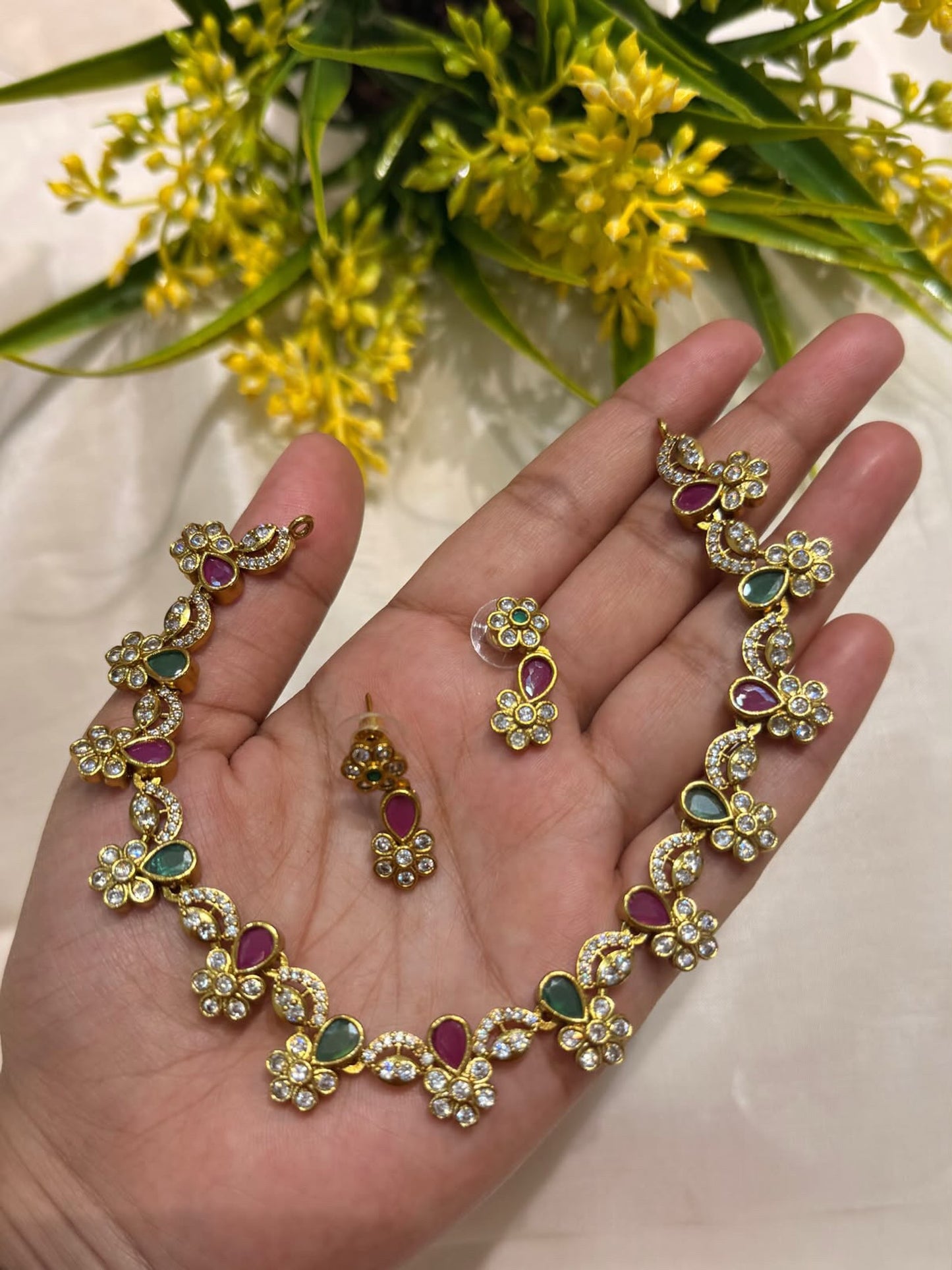 Fancy red green necklace