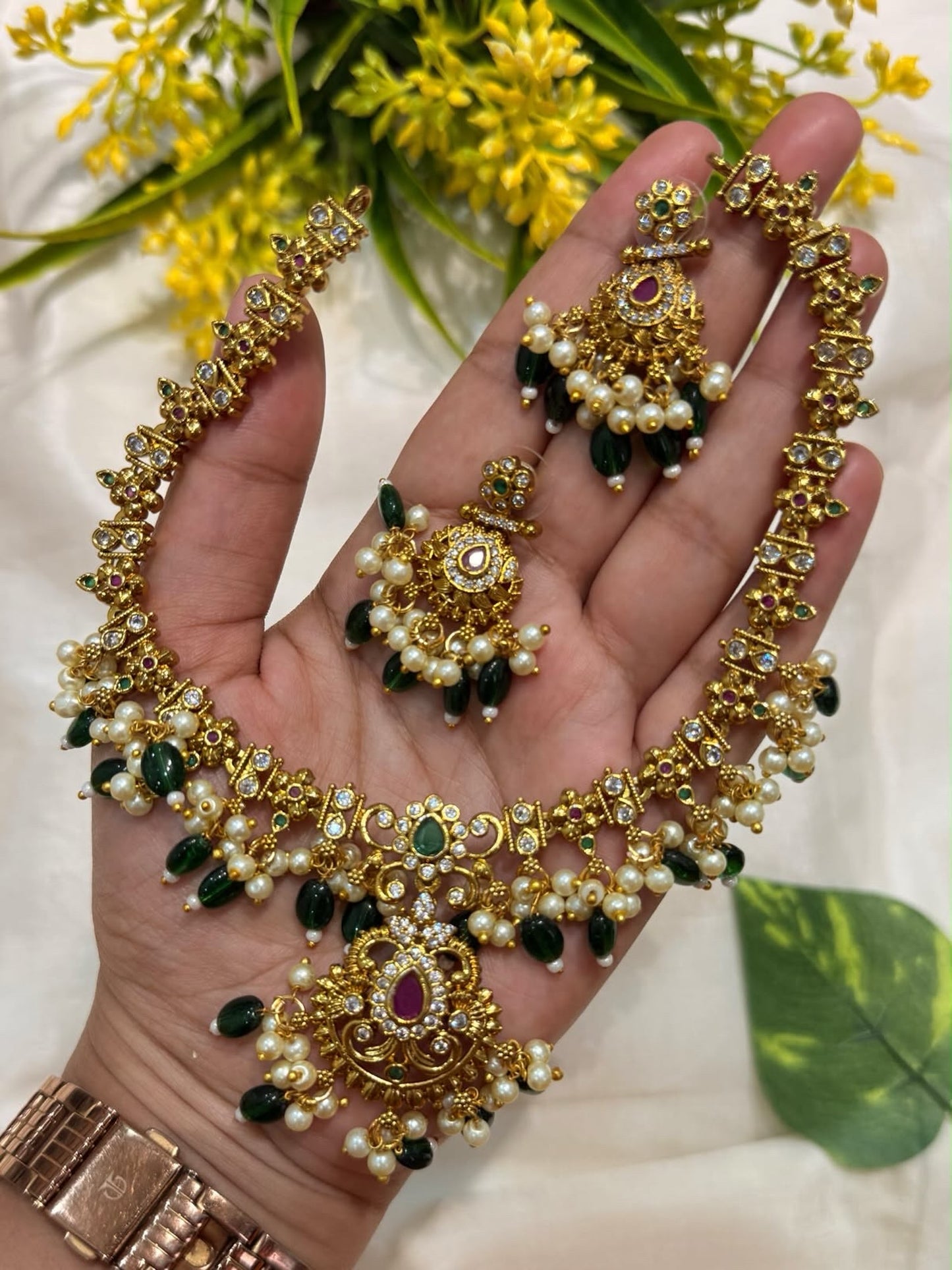 White green beads necklace
