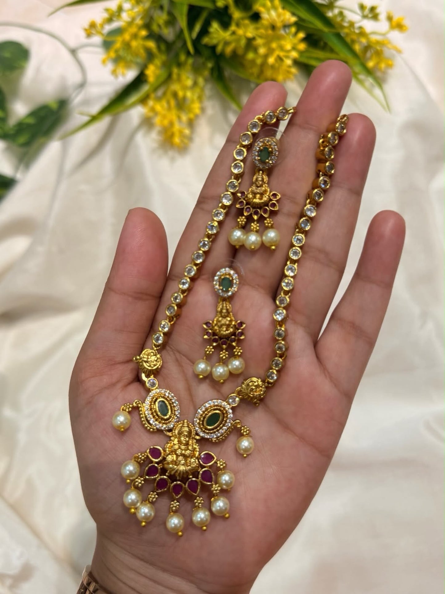 Lakshmi short necklace