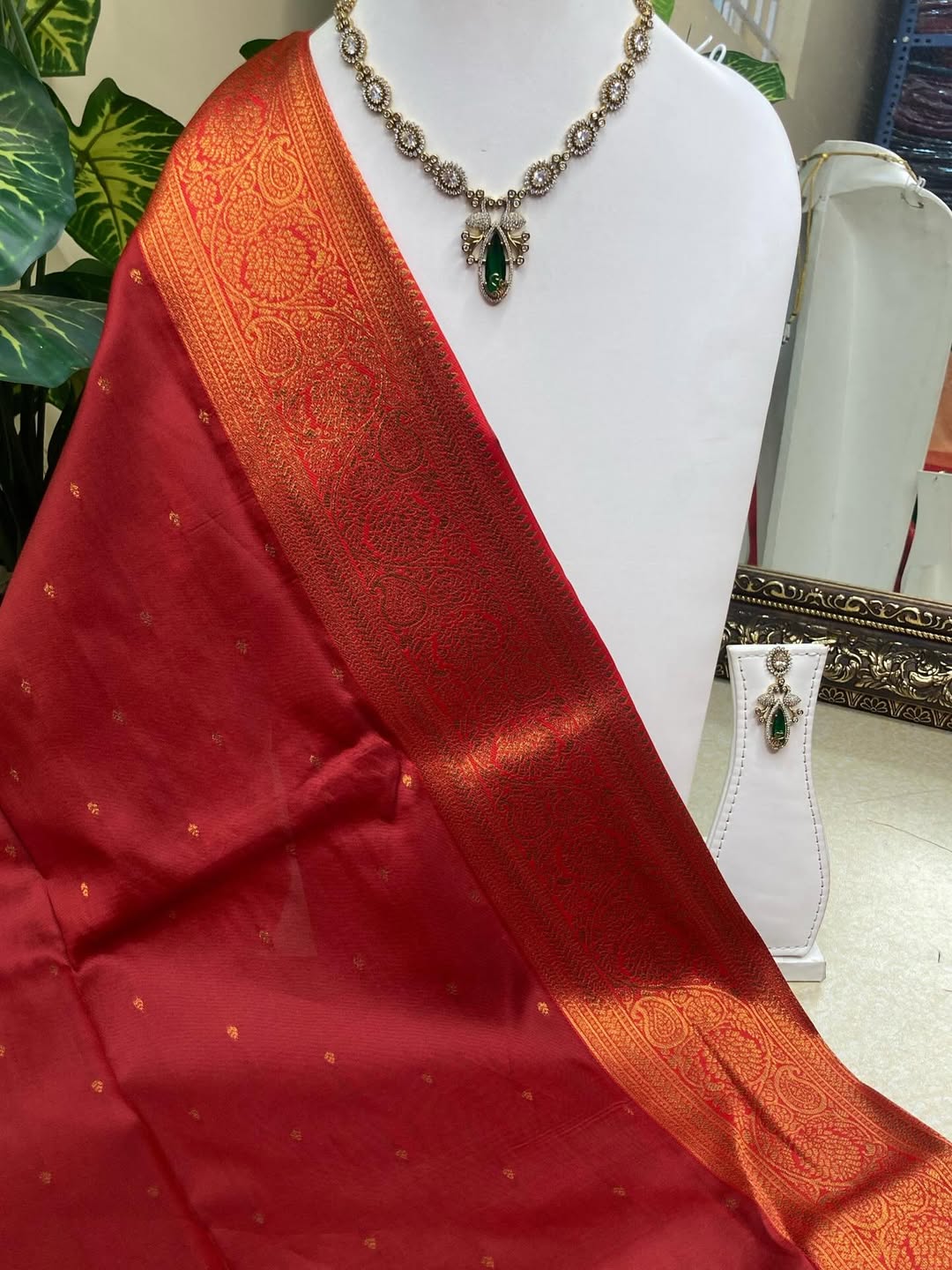 BOTTLE GREEN DUAL TONE ART SILK SAREE