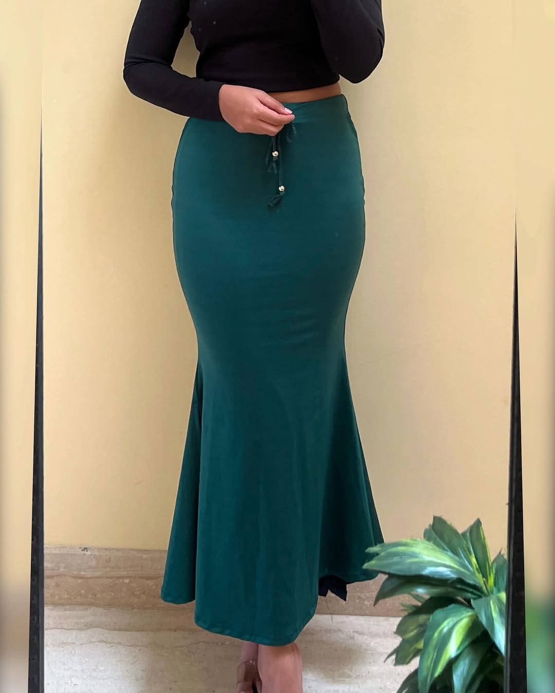 BOTTLE GREEN COLOR SAREE SHAPEWEAR (MINI)