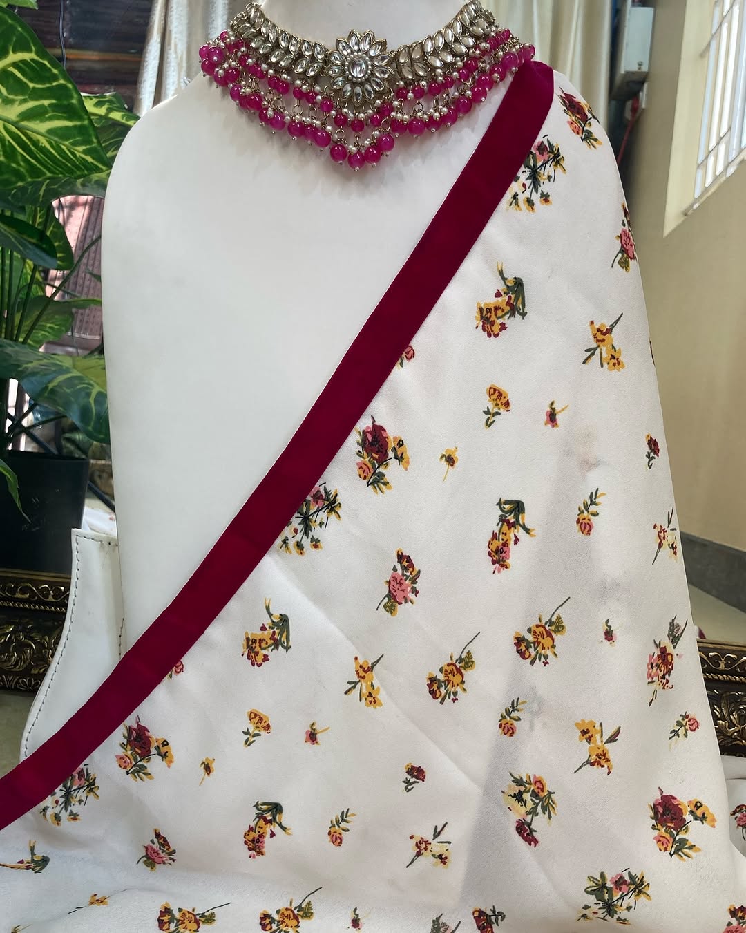 WHITE FLORAL GEORGETTE SAREE