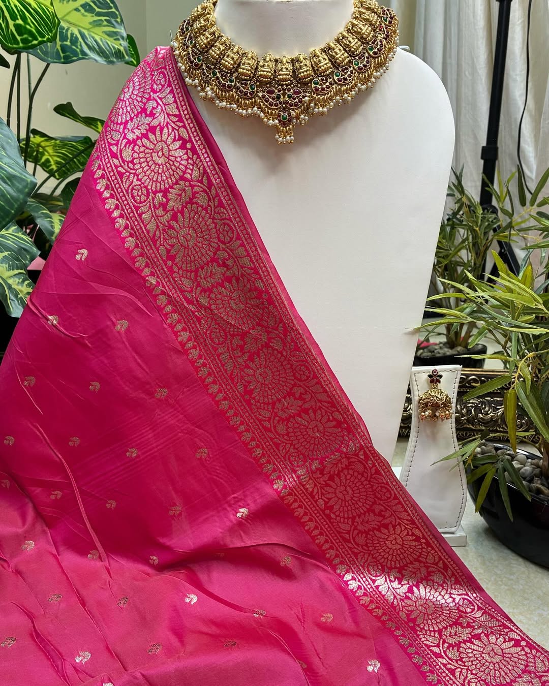 ONION PINK ART SILK SAREE WITH GOLDEN FLORAL BORDER
