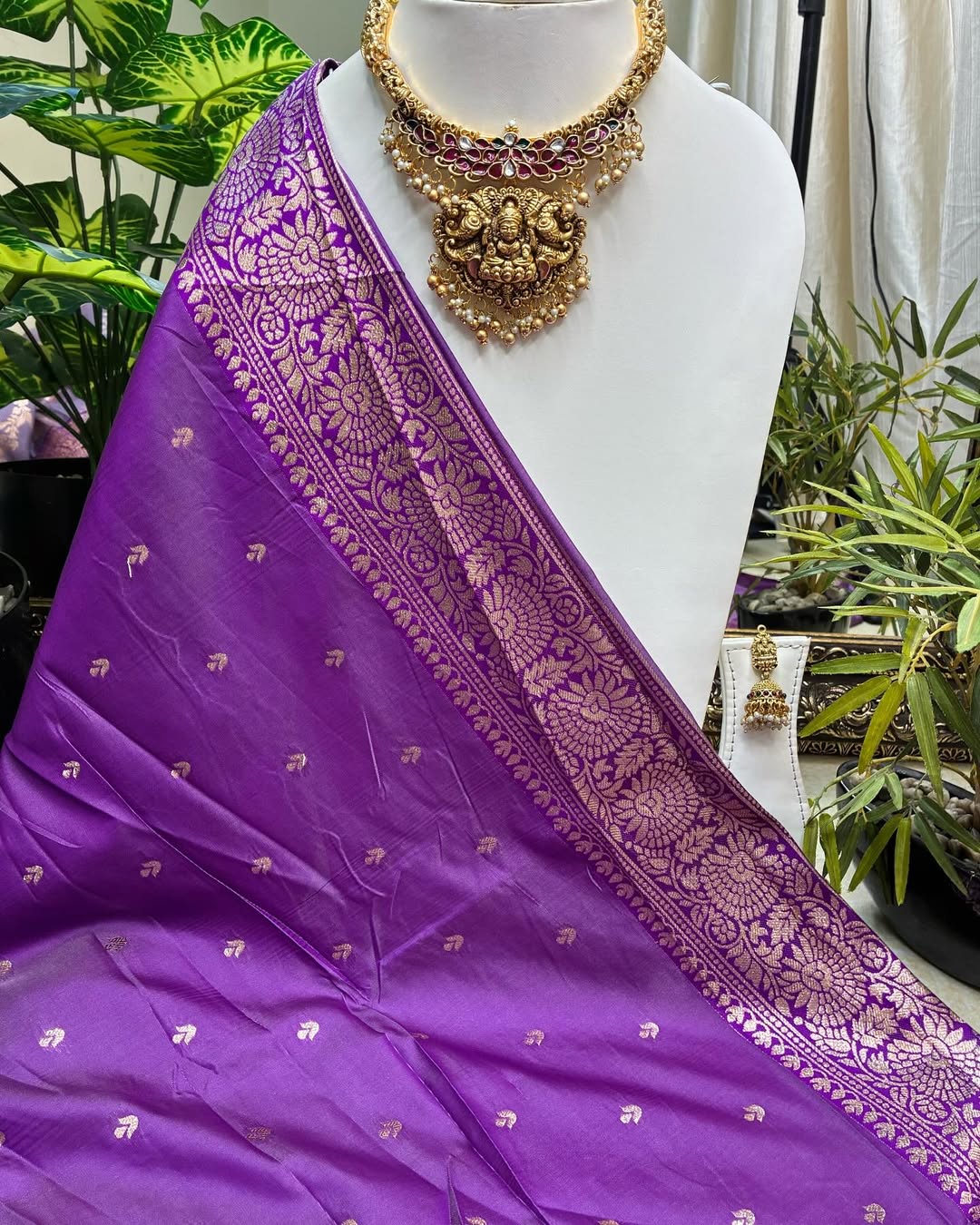 LAVENDER ART SILK SAREE WITH GOLDEN FLORAL ZARI BORDER