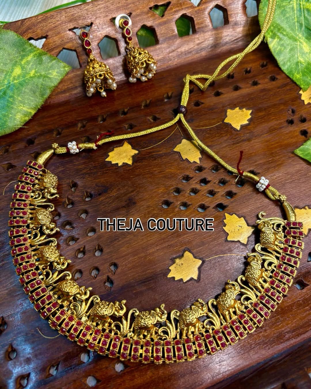 Elephant short antique neck piece