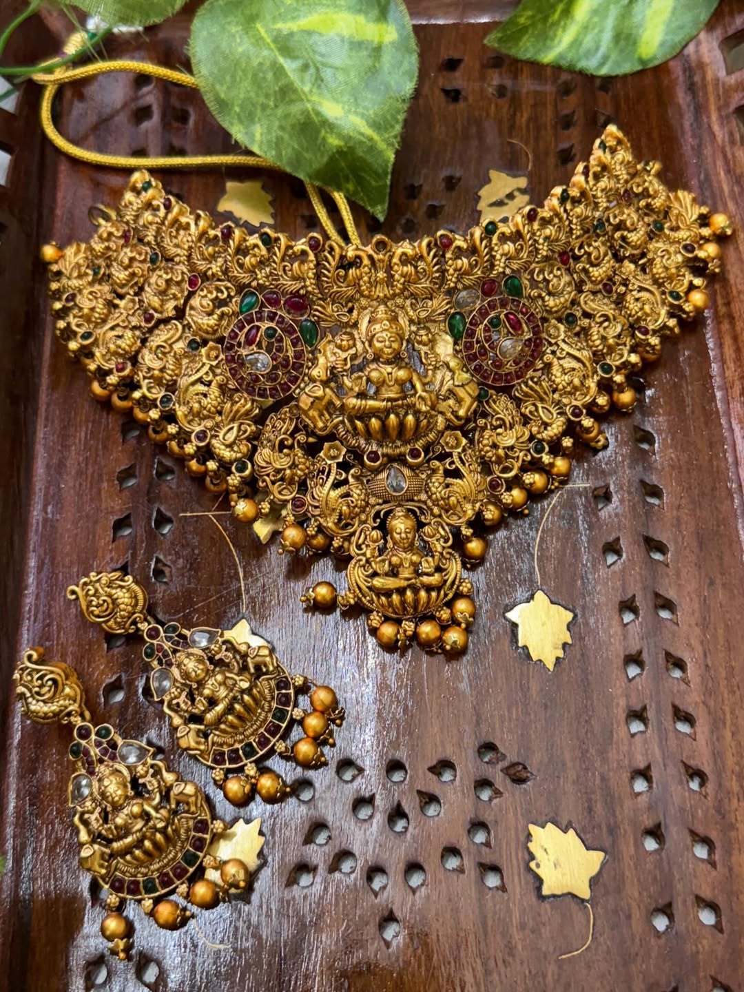 Bridal lakshmi choker