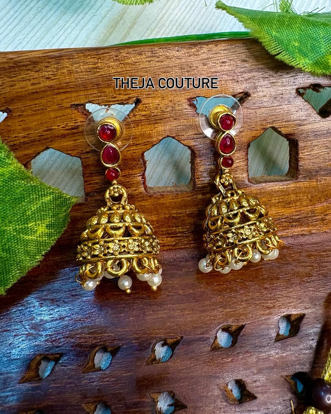 Elephant short antique neck piece