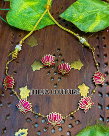 Lotus pink short chain with stud