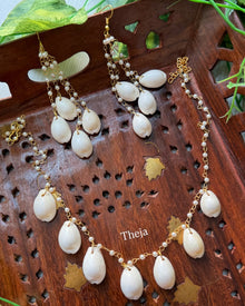 Short shell neckpiece