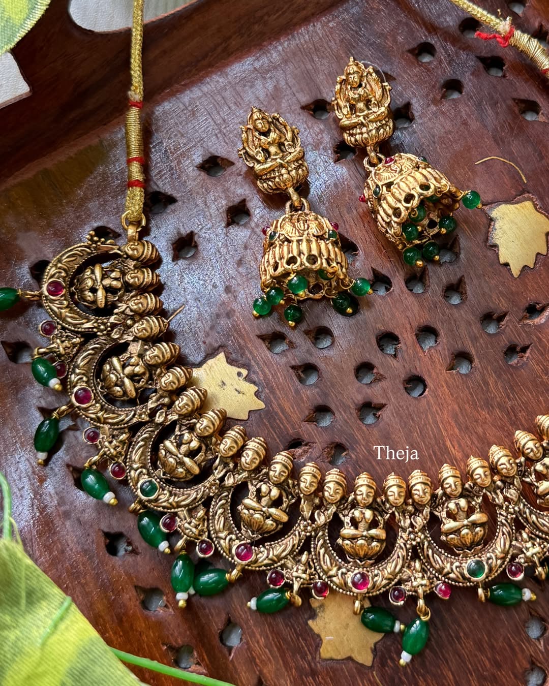 Antique Lakshmi moon short necklace.