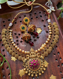 Lakshmi pearl antique short necklace