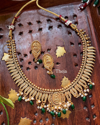 Antique lakshmi leaf short necklace