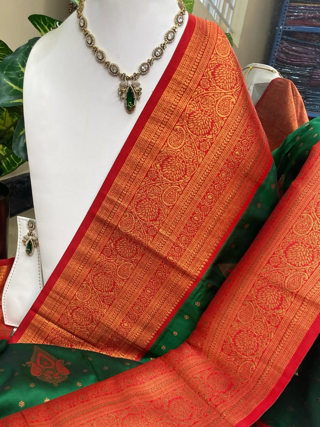 BOTTLE GREEN DUAL TONE ART SILK SAREE