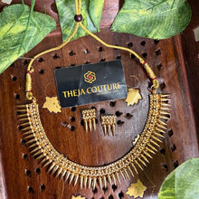 Bold Golden Spike Necklace Set.