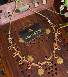 Elegant antique gold necklace.