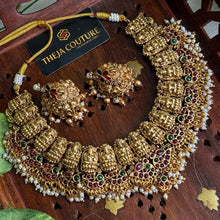 Traditional antique necklace with earrings.