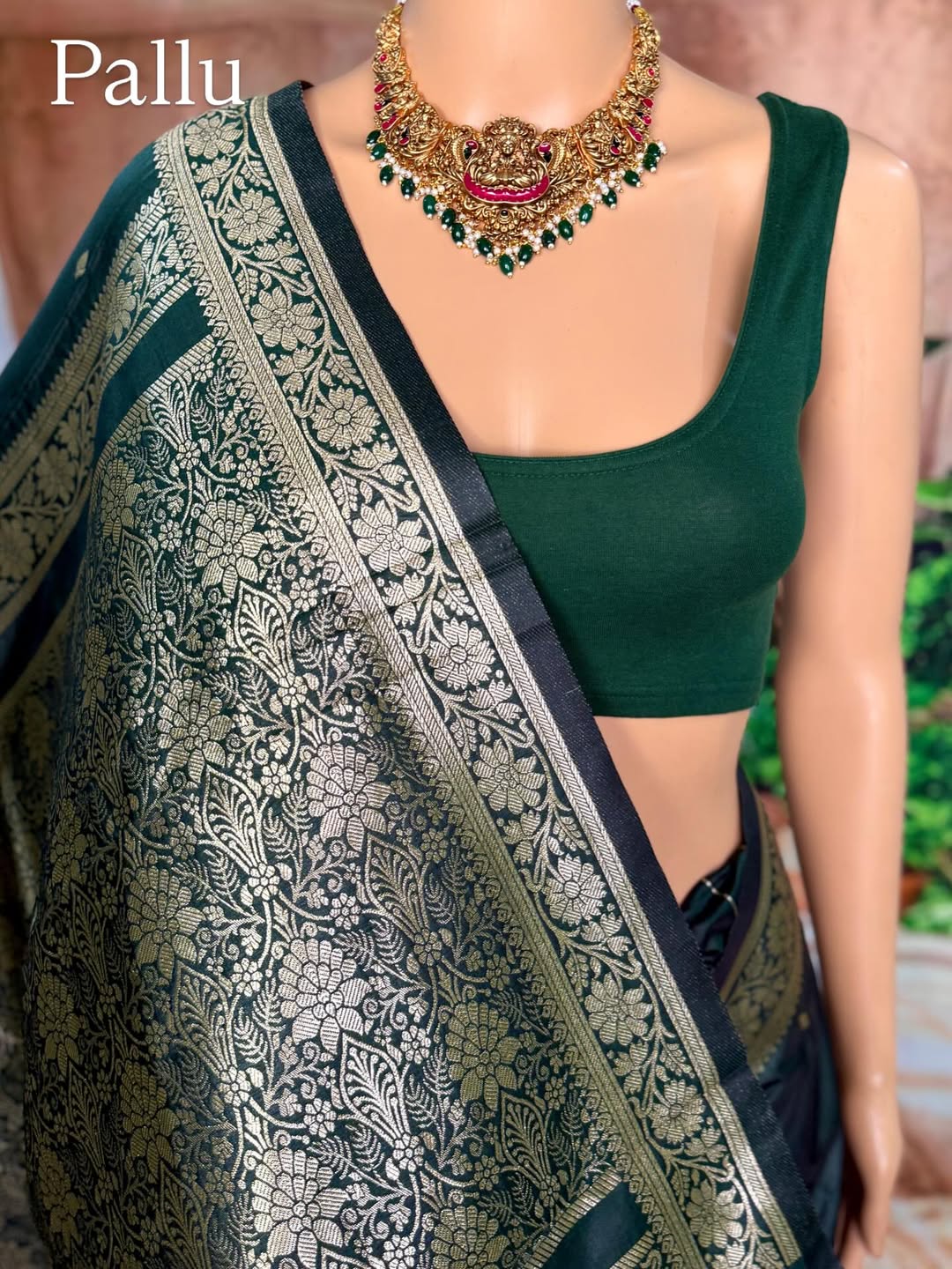 BOTTLE GREEN TRADITIONAL ART SILK SAREE COMES WITH CONTRAST ZARI BORDER
