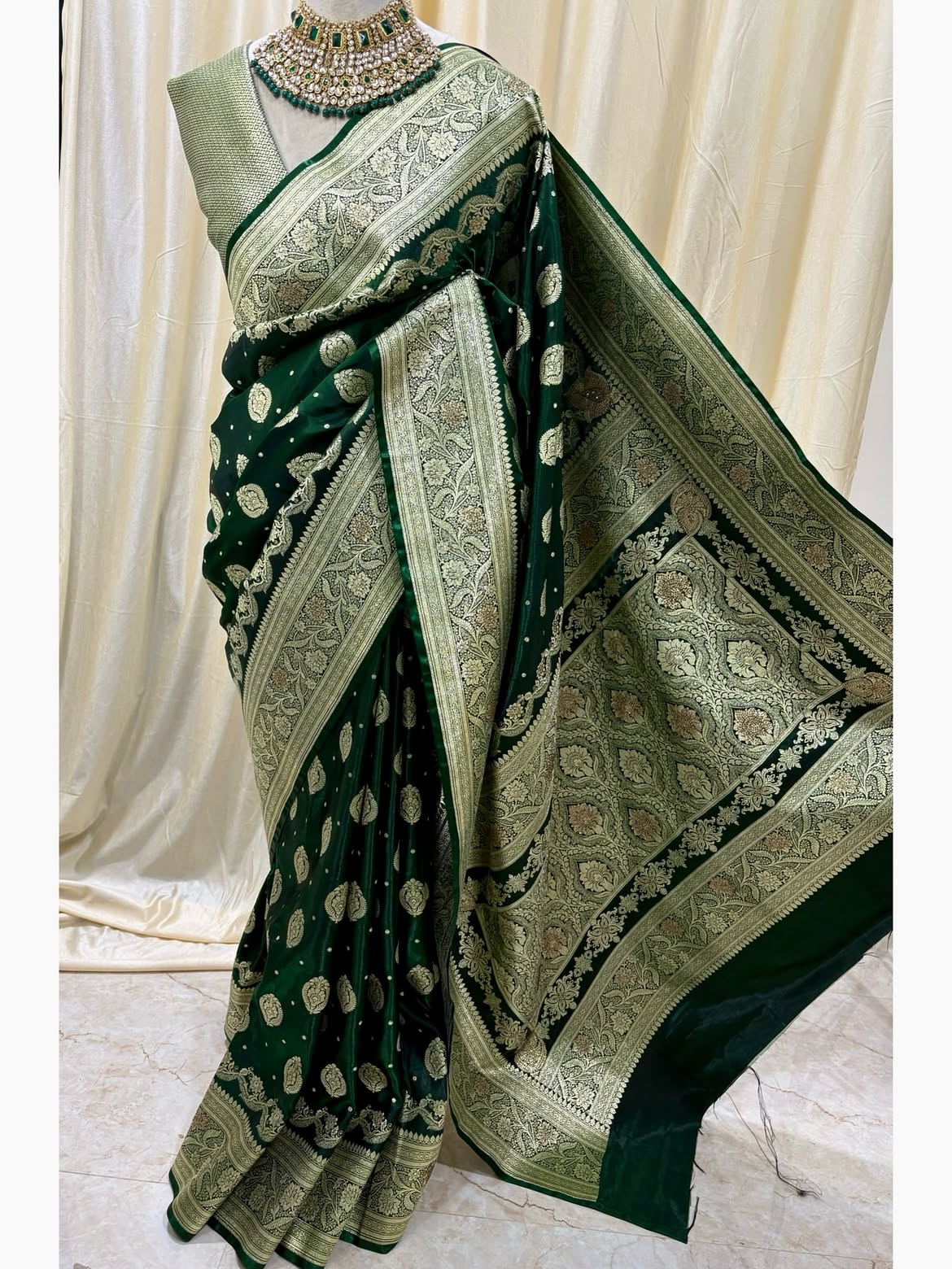 BOTTLE GREEN BANARAS SILK SAREE WITH GOLDEN ZARI WITH ARIC PALLU