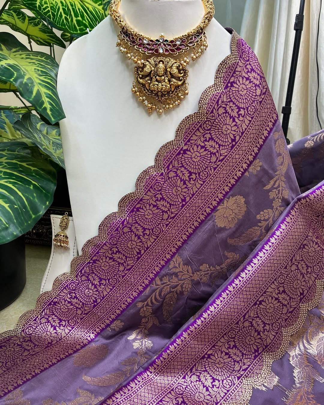 LAVENDER ART SILK SAREE WITH GOLDEN FLORAL ZARI BORDER