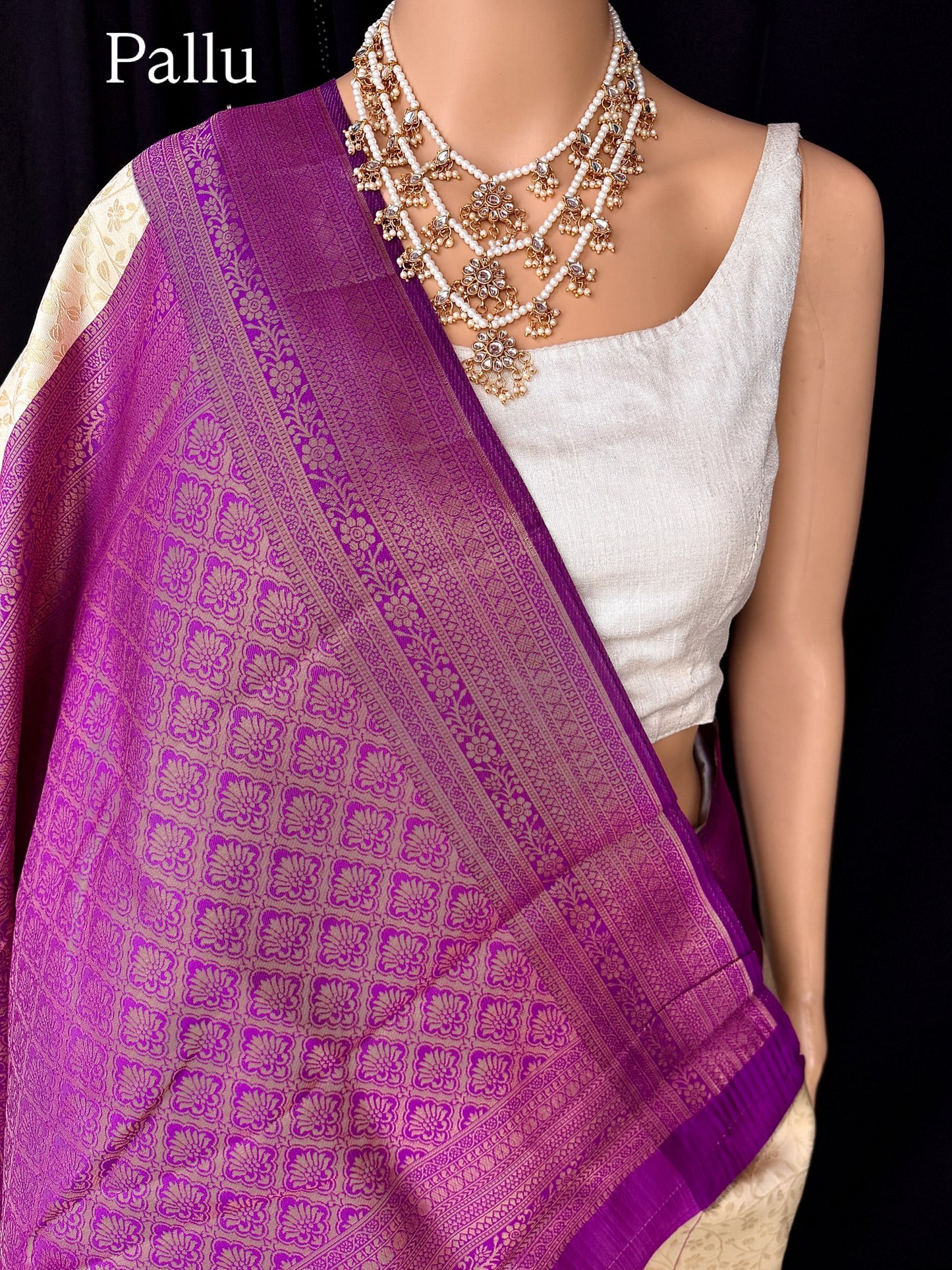 OFF WHITE SILK SAREE WITH CONTRAST MAGENTA ZARI WEAVE BORDER